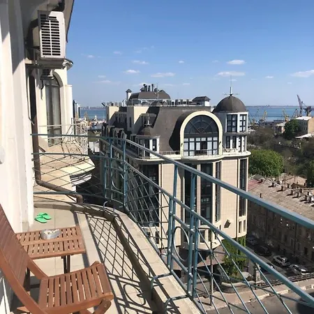 Дерибасовская ,Две Спальни Гостиная И Терраса * Odessa