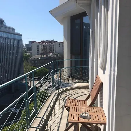 Дерибасовская ,Две Спальни Гостиная И Терраса Апартаменты